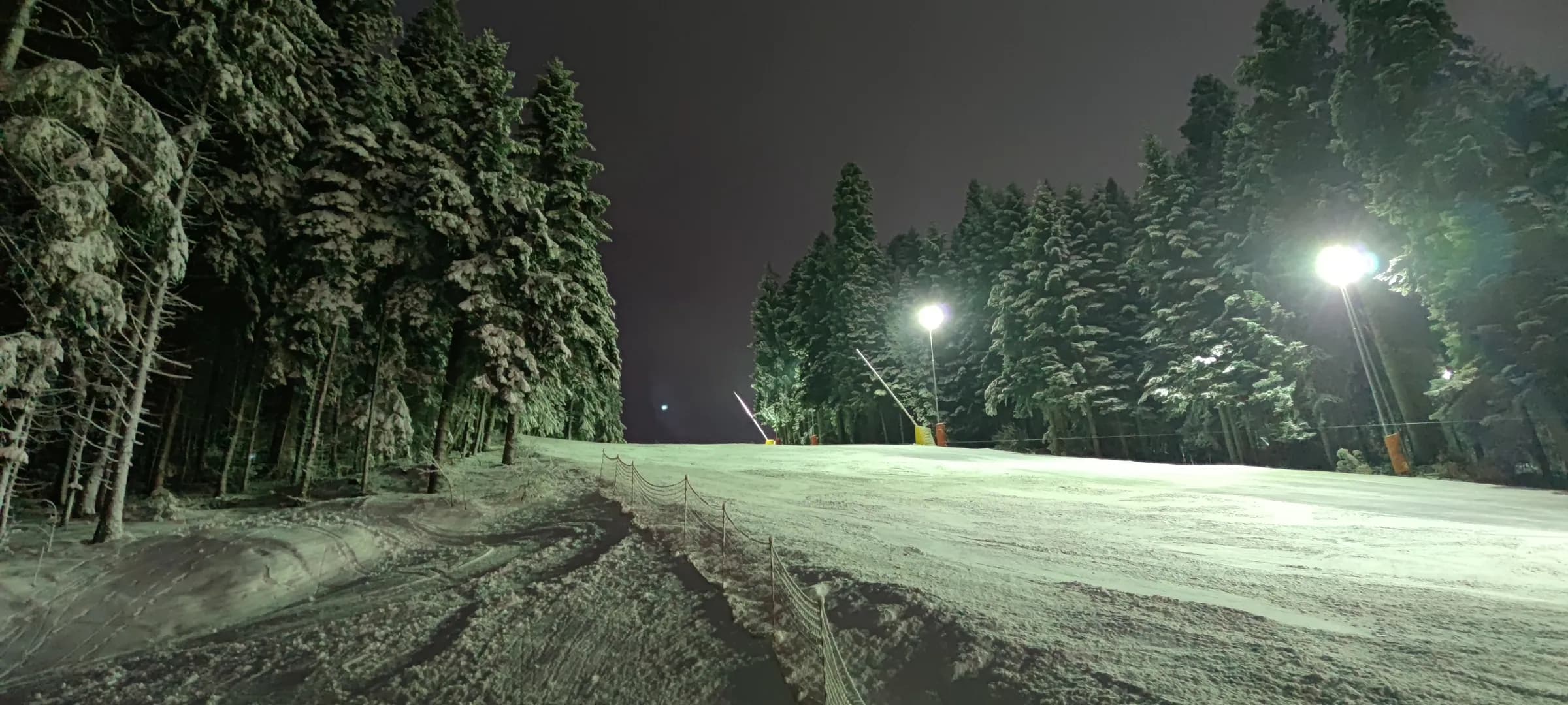Sweeping night view of the upper part of 'Popangelov' slope